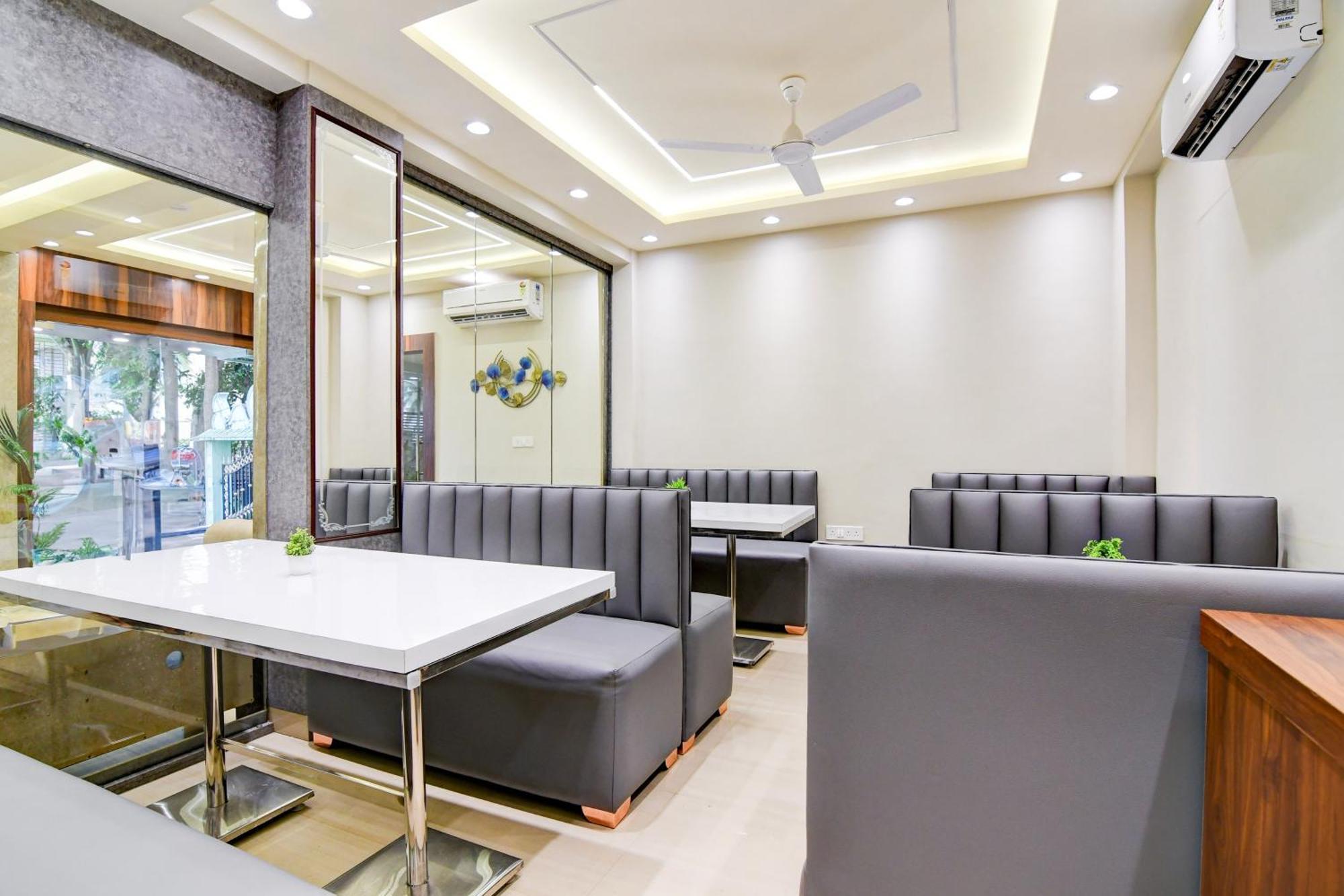 Готель Super Townhouse Kaikhali Near Airport Колката Екстер'єр фото