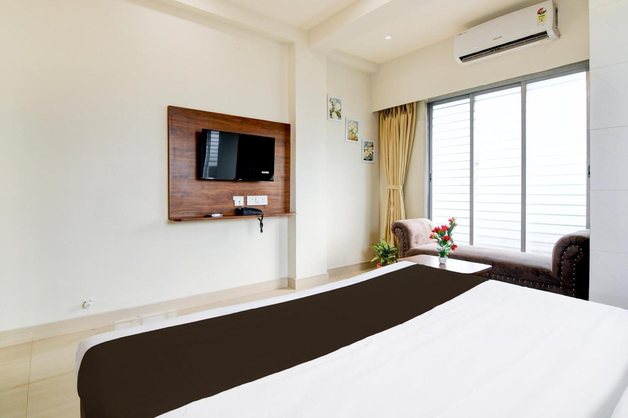 Готель Super Townhouse Kaikhali Near Airport Колката Екстер'єр фото